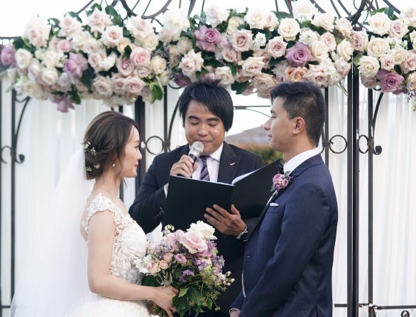 Chinese wedding celebrant